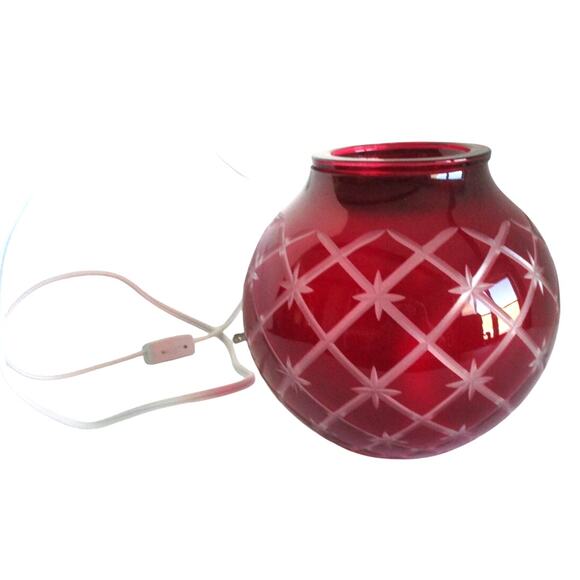 Scentsy Christmas Glow Wax Warmer Full Size Retired Red Etched Glass - Picture 1 of 9